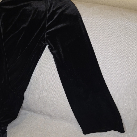 Romeo & Juliet Couture Velvet Short Romper - Bkack - Size XS - Picture 3 of 3